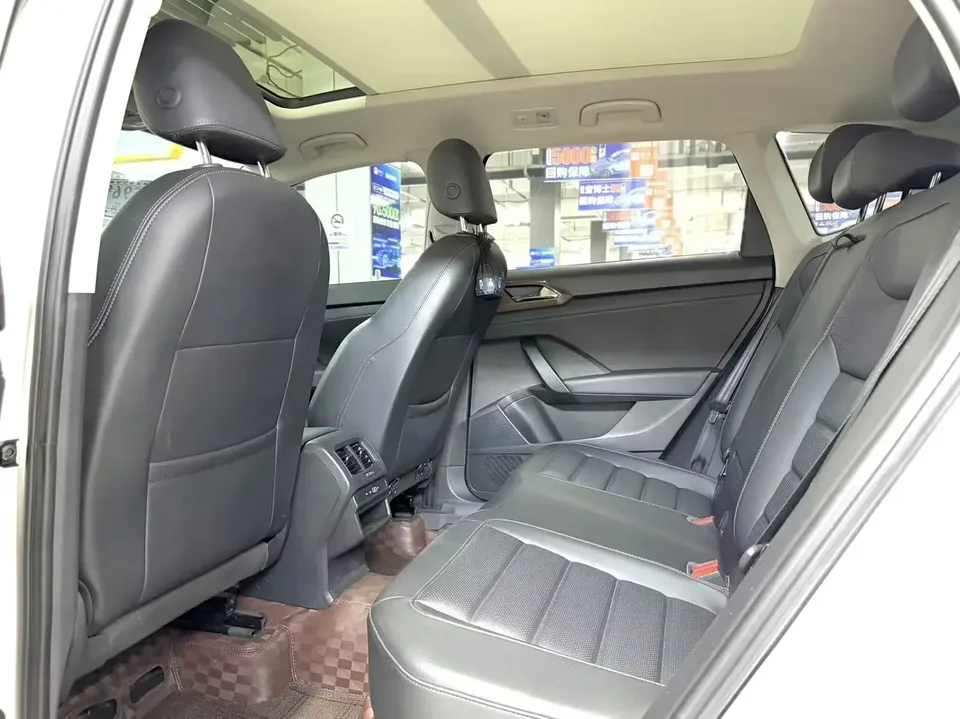 Volkswagen Tharu tuyue 2022 280TSI 2WD Deluxe Edition 2022 — миниатюра 3