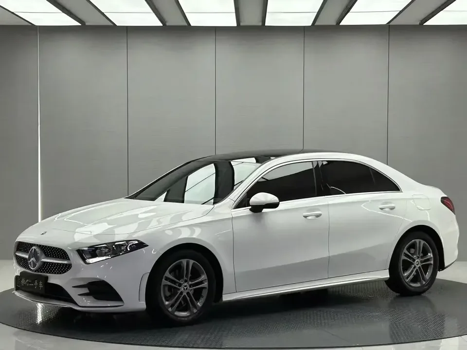 Mercedes-Benz Klasa A Mercedes Benz A Class 2022 A 180 L Sports Sedan 2022 — photo 1, buy with delivery to Moscow