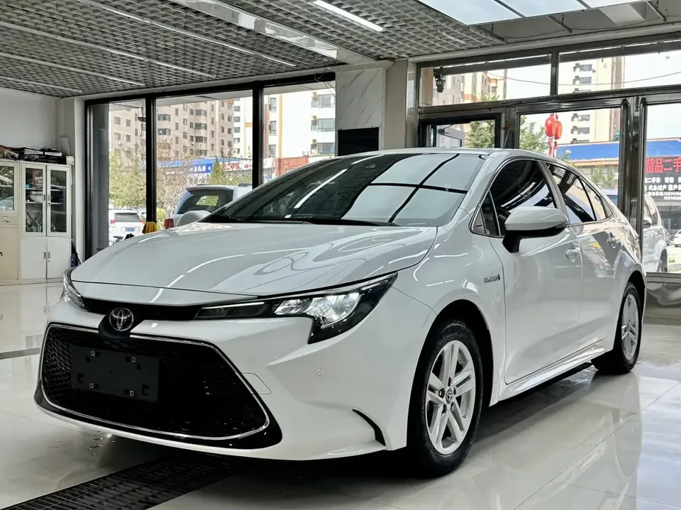 Toyota Levin Lei Ling 2023 Hybrid 1.8L Deluxe Edition 2023 — photo 1, buy with delivery to Moscow