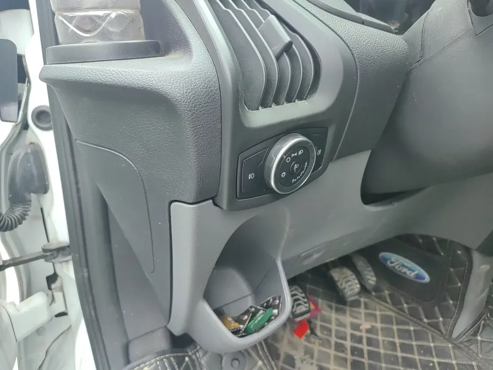 Ford Transit Transit 2019 2.0T diesel multi-purpose commercial vehicle short-axle mid-top 6-seater National VI 2022 — миниатюра 4