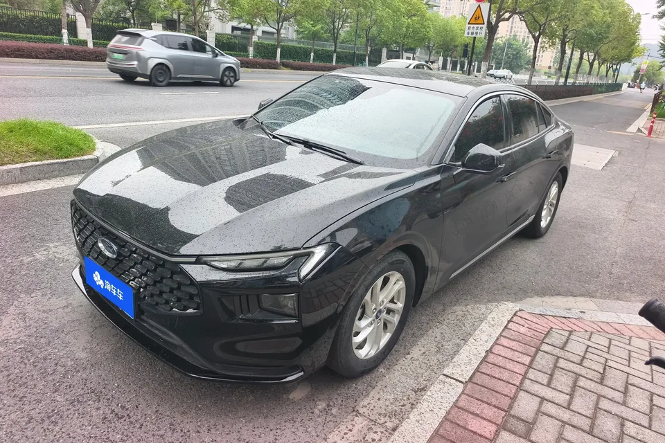 Ford Mondeo Mondeo 2023 EcoBoost 180 Comfort 2023 — photo 1, buy with delivery to Moscow