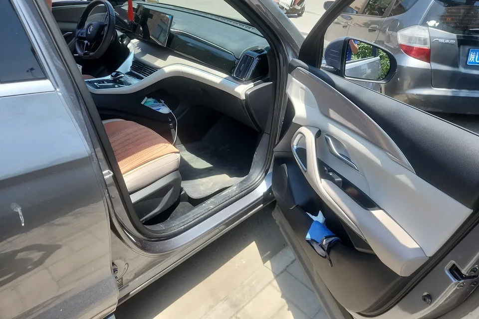 BYD Song Pro DM Song Pro DM 2024 DM-i Honor Edition 71km Pilot Edition 2024 — миниатюра 3