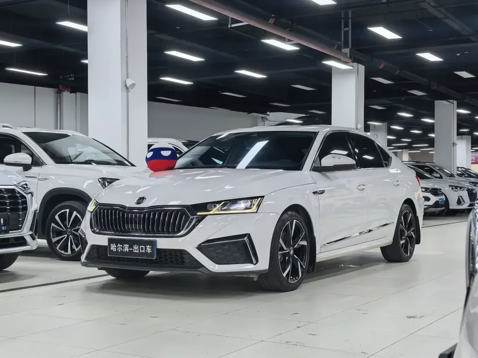 Skoda Octavia Octavia 2022 PRO TSI280 DSG Luxury Edition 2022 — photo 1, buy with delivery to Moscow