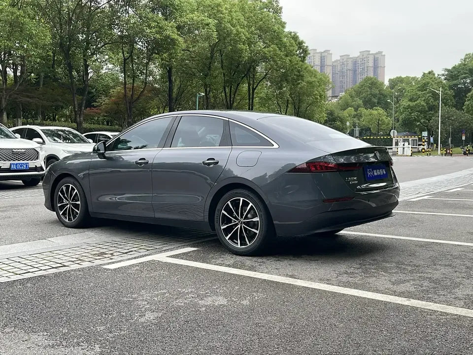 Roewe D7 DMH Roewe D7 DMH 2025 125 World Championship Edition 2026 — thumbnail 2