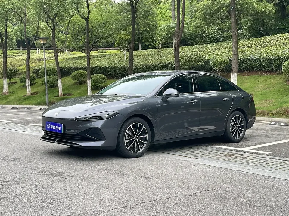 Roewe D7 DMH Roewe D7 DMH 2025 125 World Championship Edition 2026 — photo 1, buy with delivery to Moscow