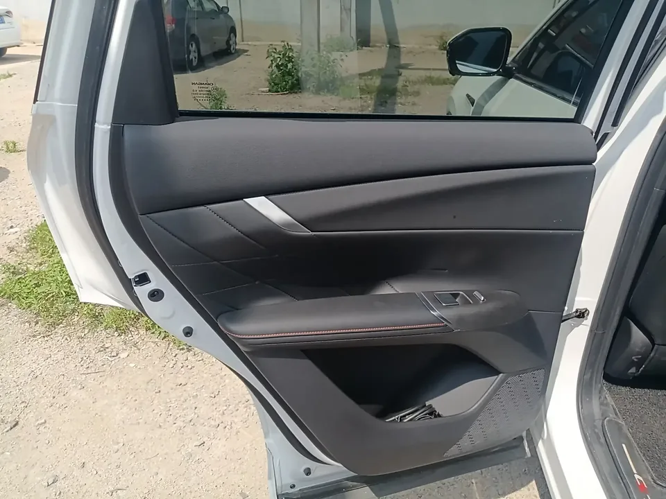 Changan CS75PLUS Changan CS75 PLUS 2025 The fourth generation 1.5T New Blue Whale Smart Premium 2024 — thumbnail 5