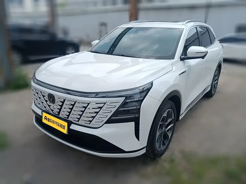 Changan CS75PLUS Changan CS75 PLUS 2025 The fourth generation 1.5T New Blue Whale Smart Premium 2024 — photo 1, buy with delivery to Moscow