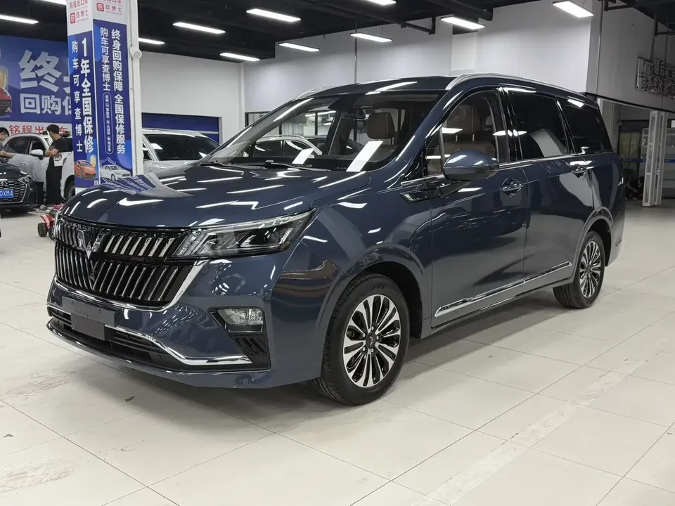 Wuling Jiachen Wuling Jiachen 2022 1.5T CVT Premium Flagship Model 2022 — photo 1, buy with delivery to Moscow