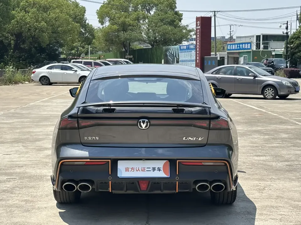 Changan UNI-V Changan UNI-V 2022 1.5T Sports Edition 2022 — thumbnail 2