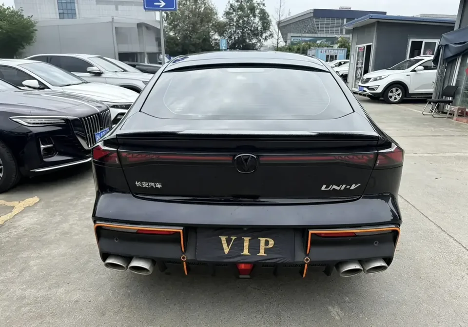 Changan UNI-V Changan UNI-V 2023 1.5T Sports Edition 2023 — thumbnail 2