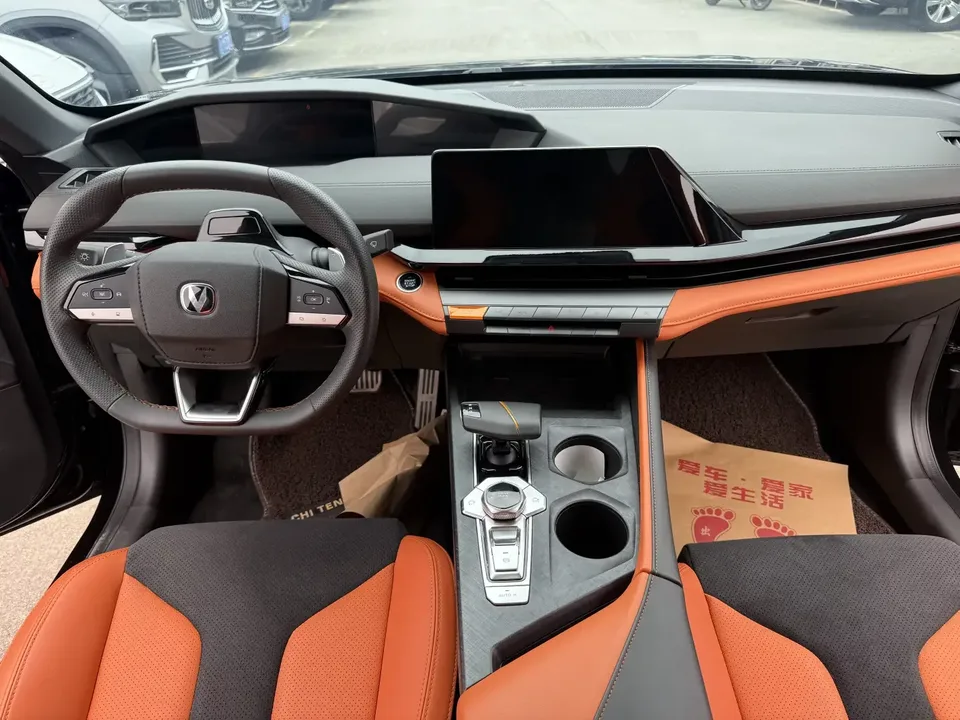 Changan UNI-V Changan UNI-V 2023 1.5T Sports Edition 2023 — thumbnail 3