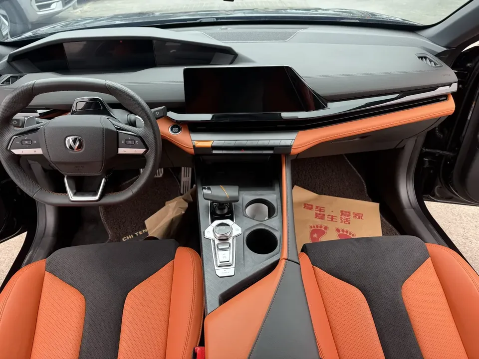 Changan UNI-V Changan UNI-V 2023 1.5T Sports Edition 2023 — thumbnail 4