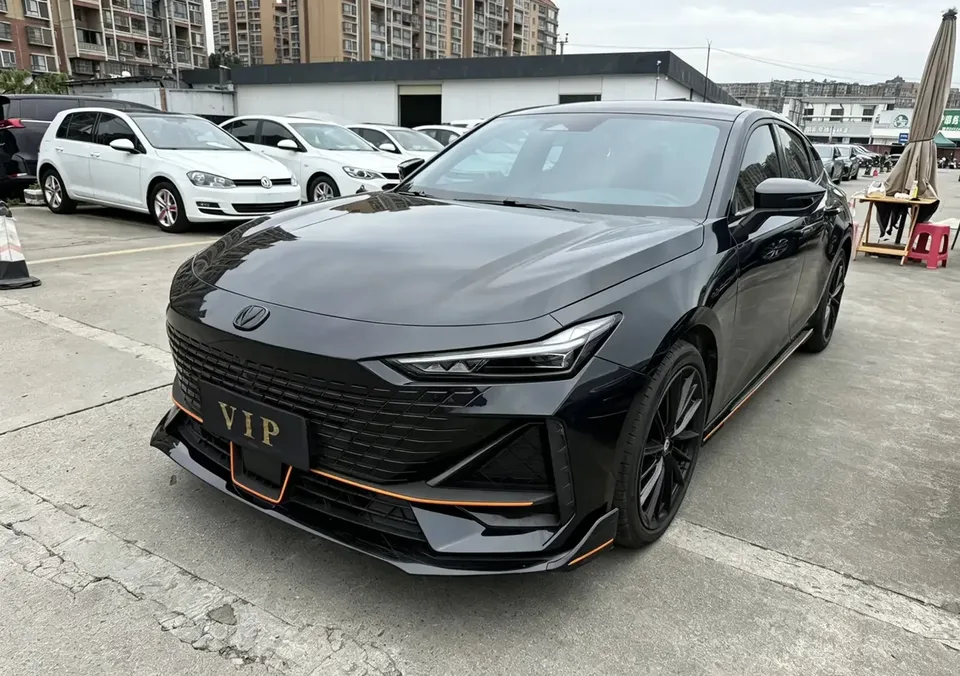 Changan UNI-V Changan UNI-V 2023 1.5T Sports Edition 2023 — photo 1, buy with delivery to Moscow