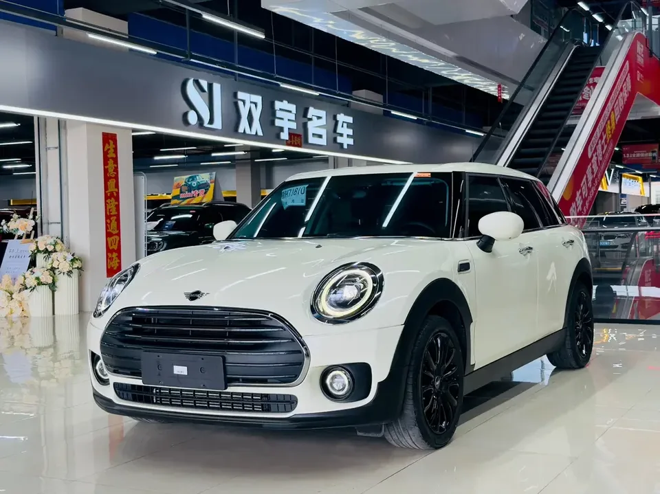 MINI Clubman MINI CLUBMAN 2022 Modified 1.5T ONE 2023 — photo 1, buy with delivery to Moscow