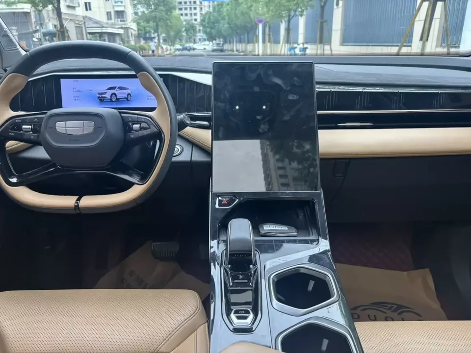 Geely Atlas L Boyue L 2023 1.5TD DCT Luxury 2024 — thumbnail 3