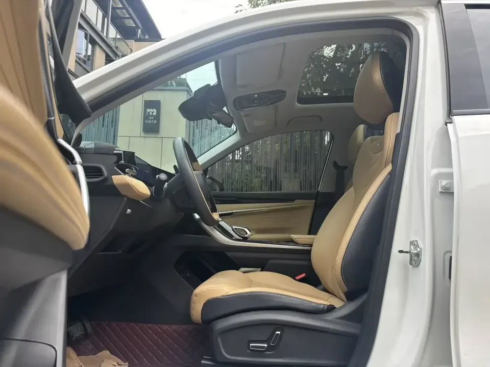 Geely Atlas L Boyue L 2023 1.5TD DCT Luxury 2024 — thumbnail 4