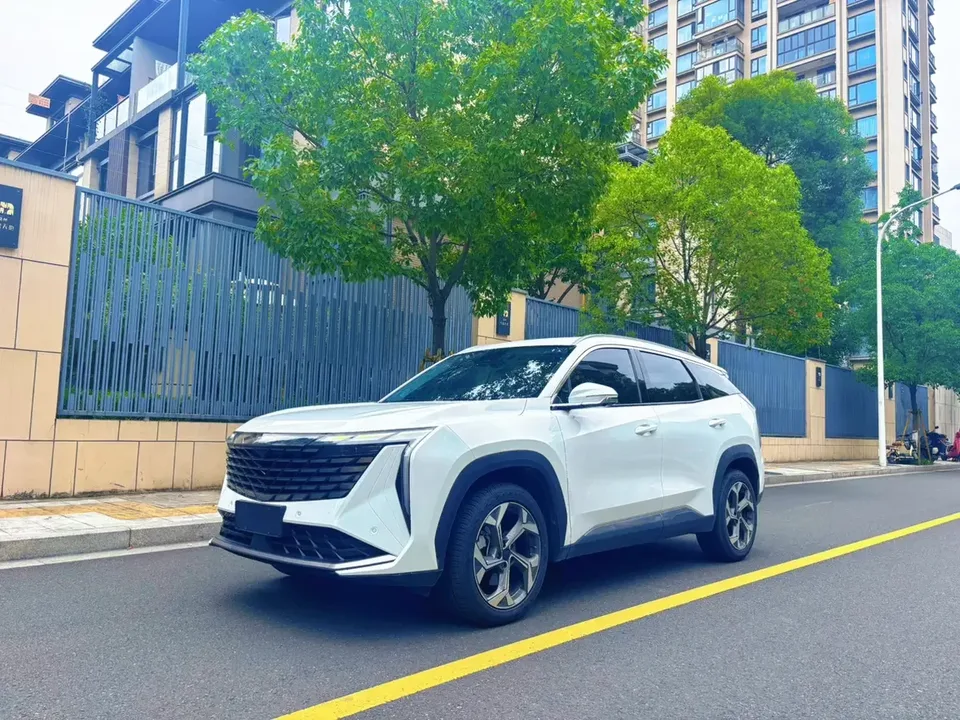 Geely Atlas L Boyue L 2023 1.5TD DCT Luxury 2024 — photo 1, buy with delivery to Moscow