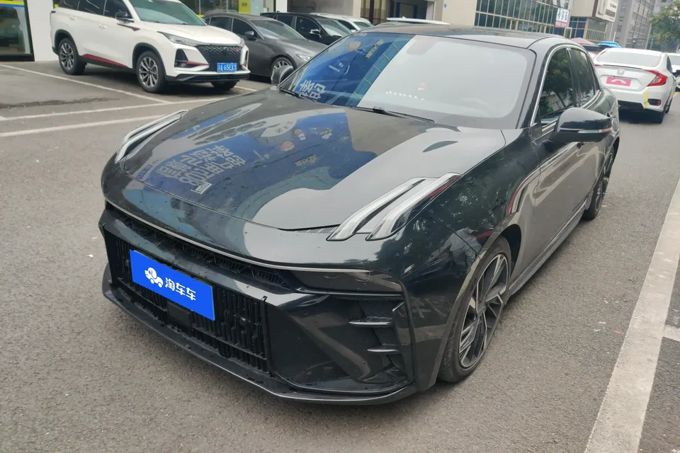 Lynk & Co 03 Lynk & Co 03 2023 1.5TD DCT Jin Plus 2024 — photo 1, buy with delivery to Moscow