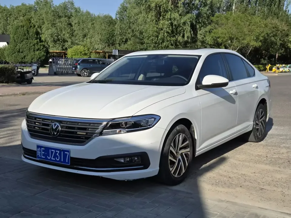 Volkswagen Lavida Lavida 2022 1.5L Automatic Fashion Edition 2022 — photo 1, buy with delivery to Moscow