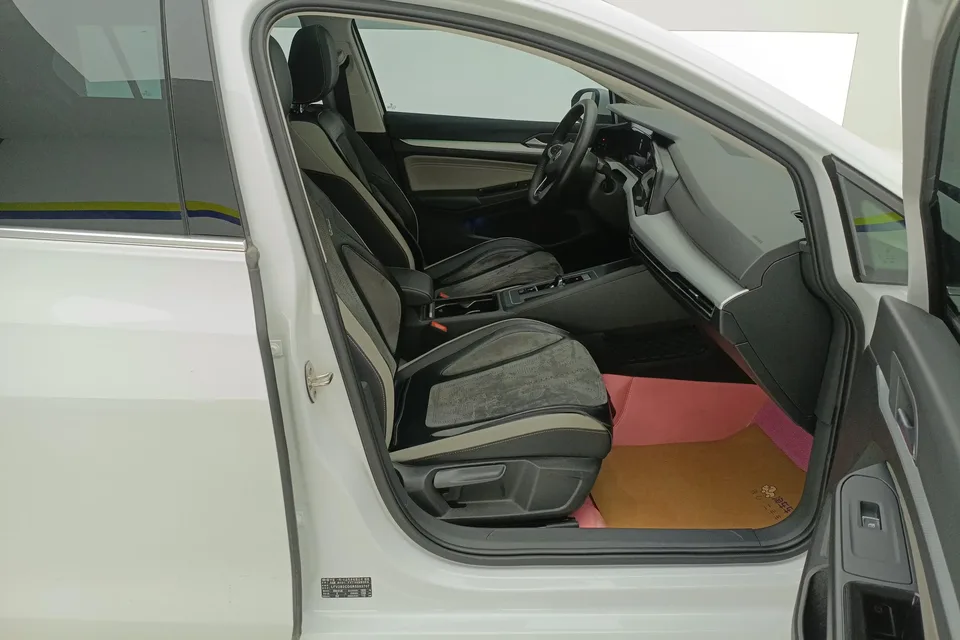 Volkswagen Golf golf 2023 280TSI DSG Pro facelift 2024 — thumbnail 3