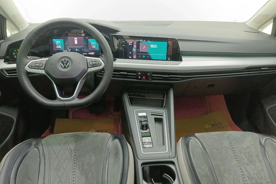 Volkswagen Golf golf 2023 280TSI DSG Pro facelift 2024 — thumbnail 4