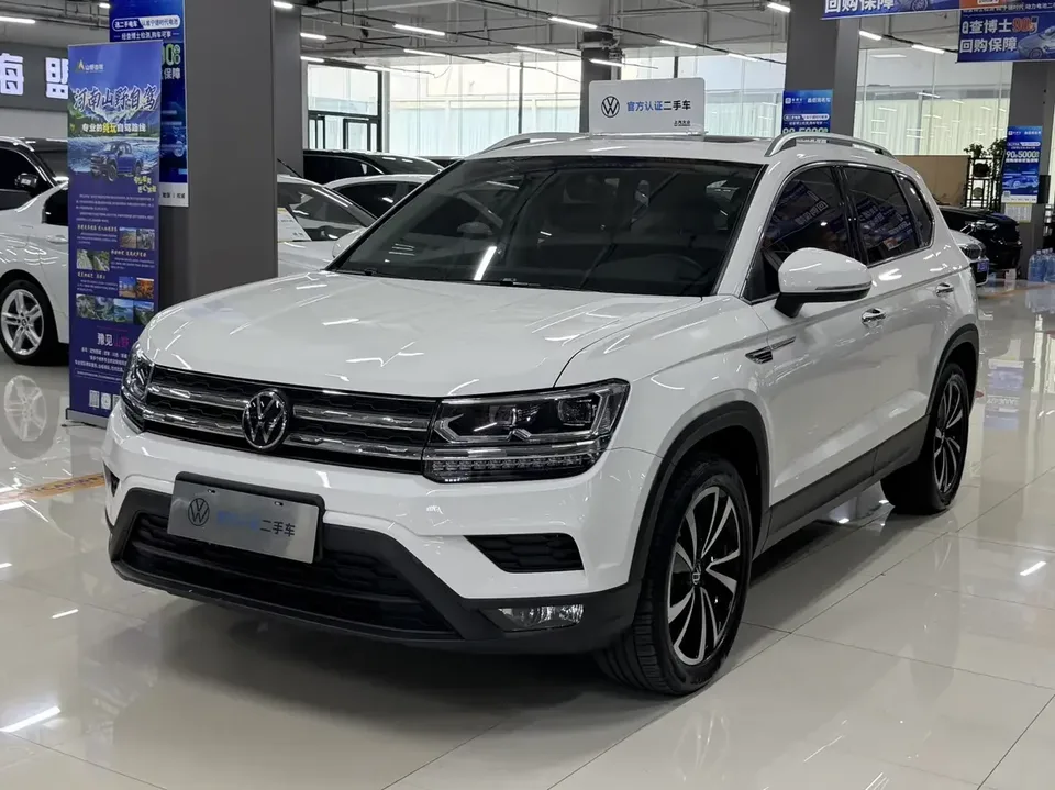 Volkswagen Tharu tuyue 2022 280TSI 2WD Deluxe Edition 2023 — photo 1, buy with delivery to Moscow