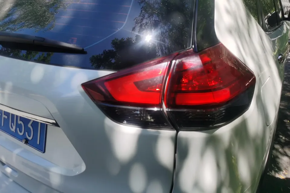 Nissan X-Trail Qijun 2022 2.0L 2WD Smart Link Premium Edition 2023 — thumbnail 2