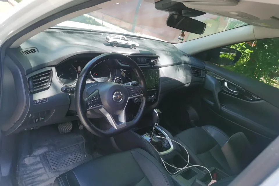 Nissan X-Trail Qijun 2022 2.0L 2WD Smart Link Premium Edition 2023 — thumbnail 4