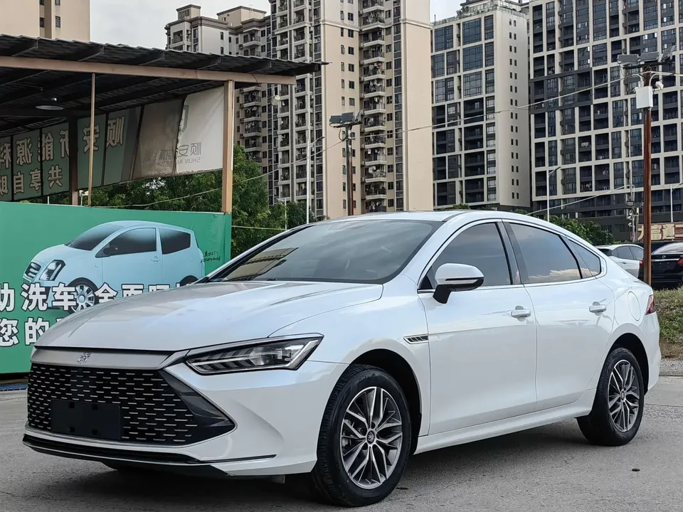 BYD Qin PLUS DM Qin PLUS DM 2023 DM-i Champion Edition 120KM Leading Type 2024 — photo 1, buy with delivery to Moscow