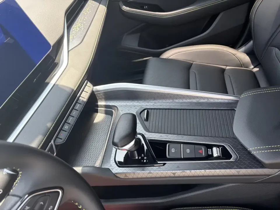Geely Preface Xing Rui 2023 1.5T Kunlun Edition 2024 — миниатюра 3