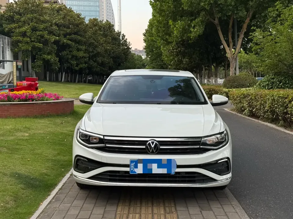 Volkswagen Bora Bora 2023 200TSI DSG Intelligent Driving Edition 2022 — photo 1, buy with delivery to Moscow
