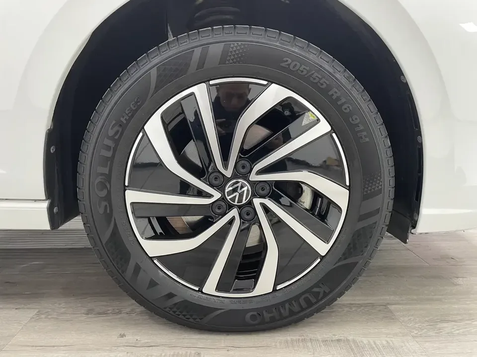 Volkswagen Lavida Lavida 2023 New 1.5L Automatic New Edition 2024 — thumbnail 3
