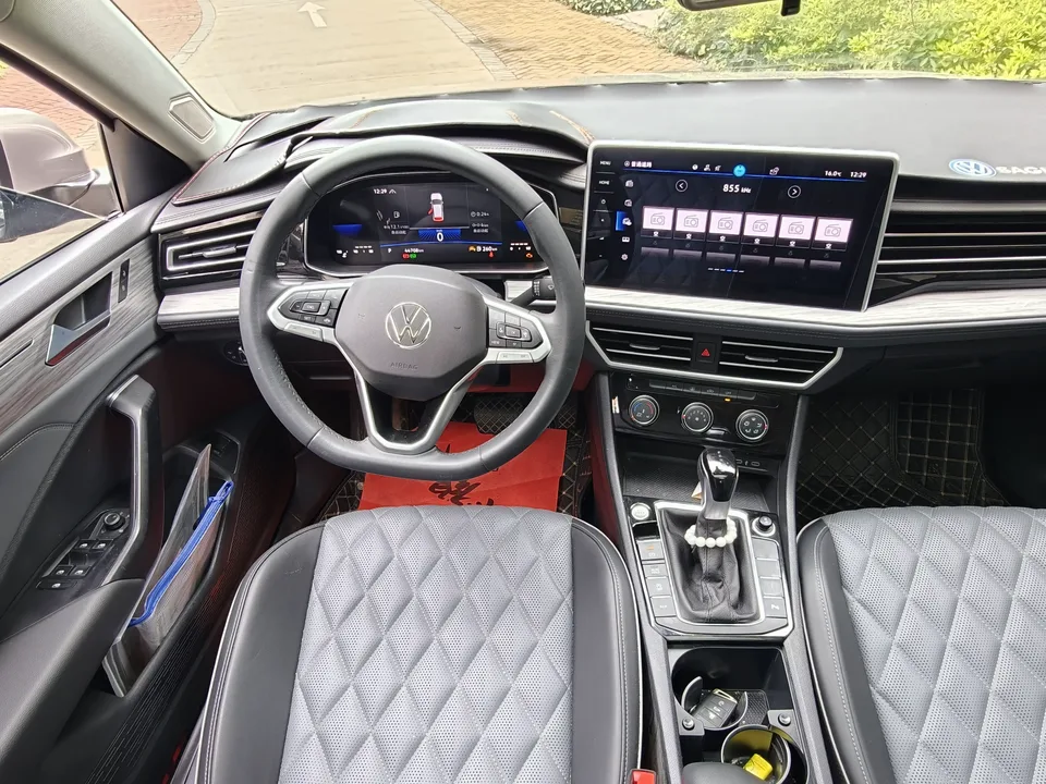 Volkswagen Sagitar Sagitar 2024 300TSI DSG Beyond Edition 2024 — thumbnail 4