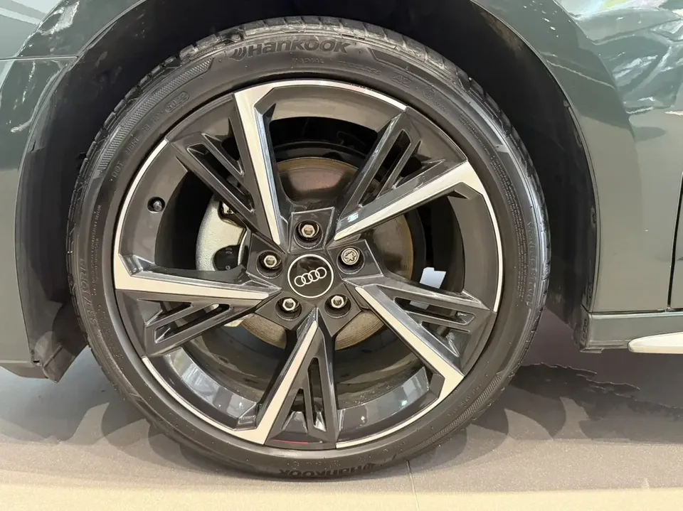 Audi A3 Audi A3 2023 Sportback 35 TFSI Stylish and sporty 2023 — thumbnail 4
