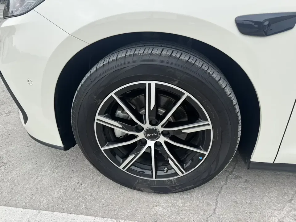 BYD Seal 06DM Seal 06DM 2025 DM-i 120KM Premium Edition 2025 — миниатюра 4