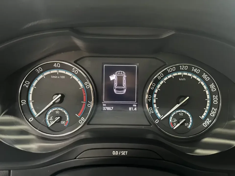 Skoda Karoq Korok 2022 TSI280 Deluxe 2022 — thumbnail 3