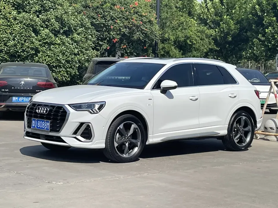 Audi Q3 Audi Q3 2022 35 TFSI Stylish Dynamic 2022 — photo 1, buy with delivery to Moscow