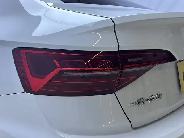 Volkswagen Sagitar Sagitar 2022 280TSI DSG Flying Edition 2022 — миниатюра 4