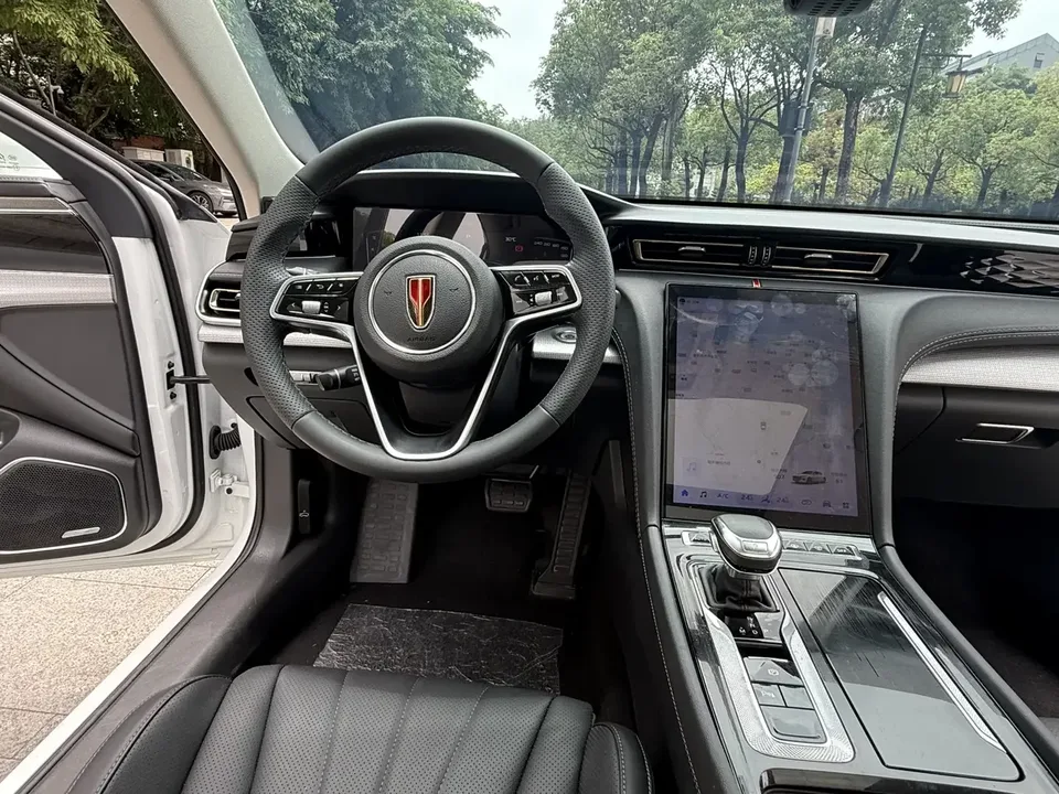 Hongqi H5 Hongqi H5 2024 1.5T DCT Zhilian Qiyun Edition 2024 — миниатюра 3