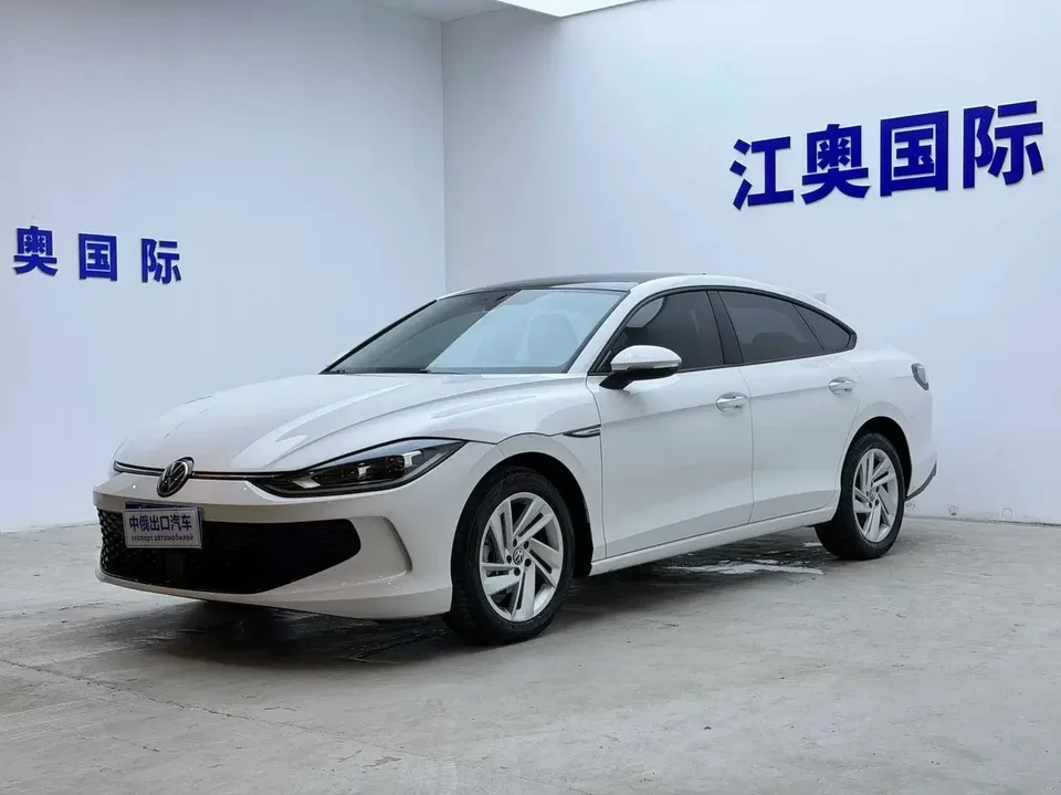 Volkswagen Lamando Lingdu 2023 Lingdu L 280TSI DSG Hot Edition 2023 — photo 1, buy with delivery to Moscow