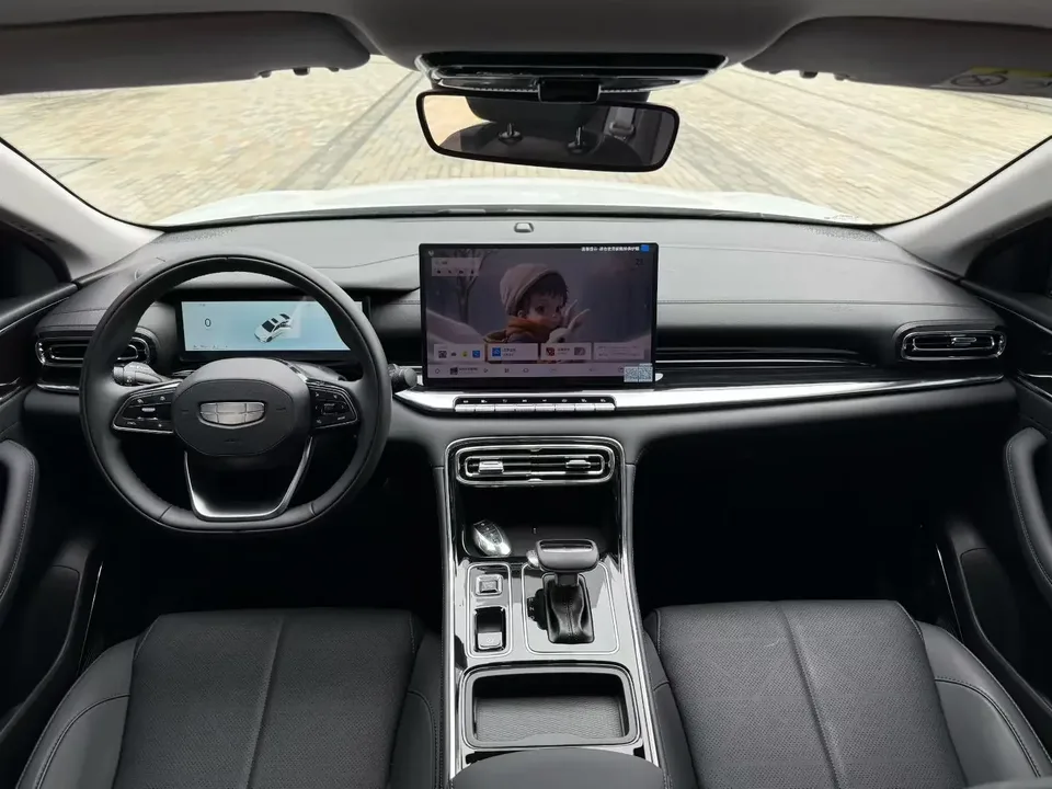 Geely Emgrand emgrand 2026 5th Generation 1.5L CVT Premium 2026 — thumbnail 4