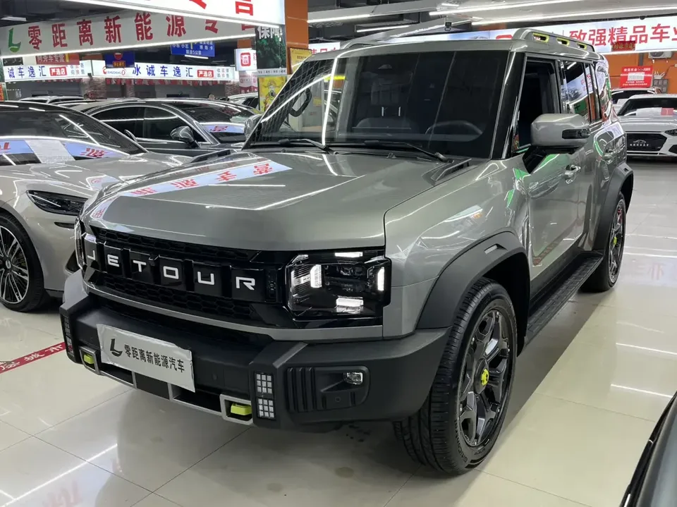Jietu Shanhai Jetour Traveler C-DM Jetour Traveler C-DM 2024 1.5TD DHT 208km 2WD Mountain Edition 2024 — photo 1, buy with delivery to Moscow