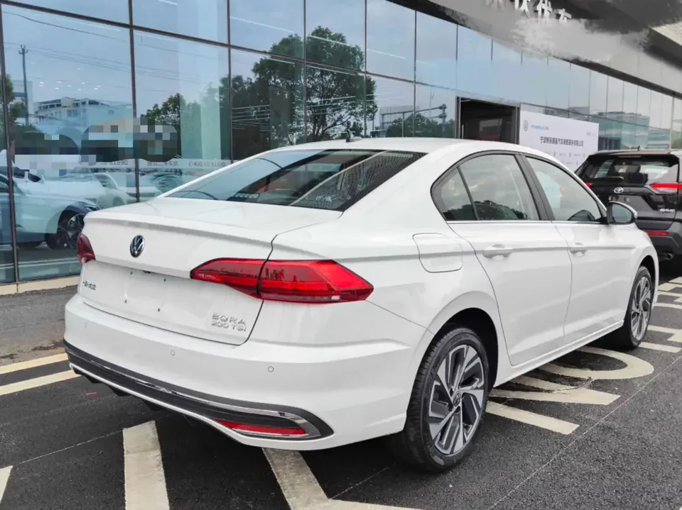 Volkswagen Bora Bora 2025 200TSI DSG Joyride Navigation Edition 2026 — thumbnail 5