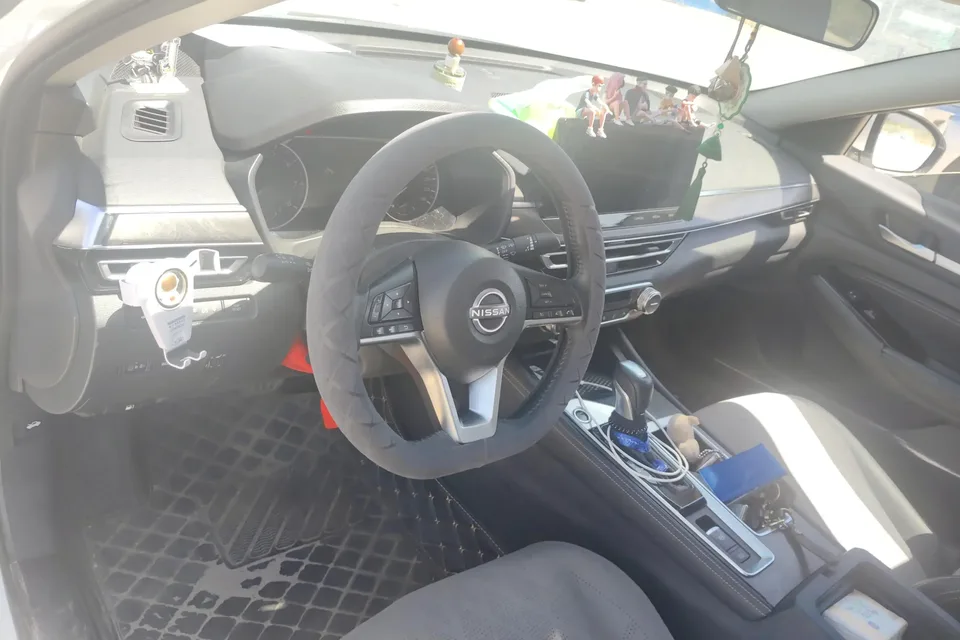 Nissan Altima Sound of nature 2022 2.0L XL-TLS Enjoy Edition 2023 — thumbnail 4