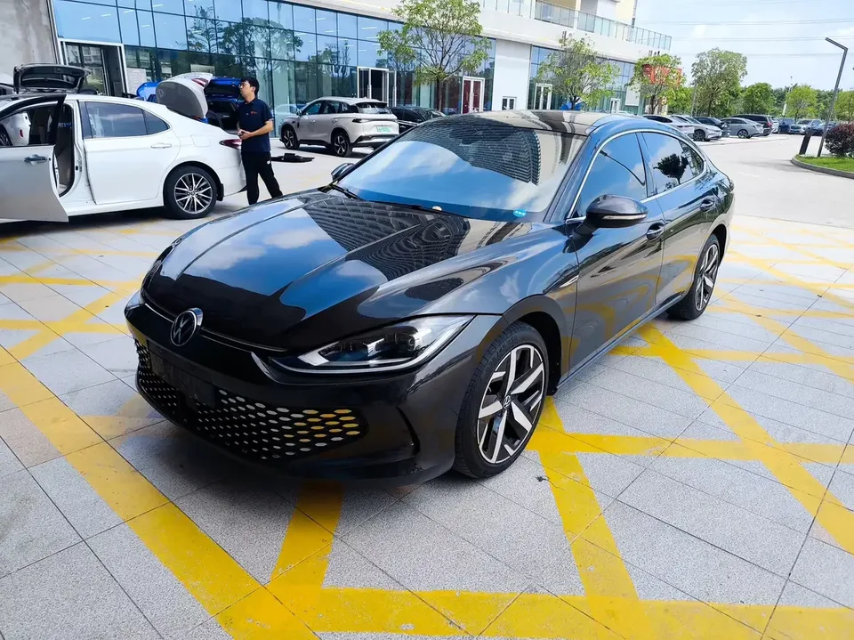 Volkswagen Lamando Lingdu 2024 Lingdu L 280TSI DSG Cool Edition 2024 — photo 1, buy with delivery to Moscow