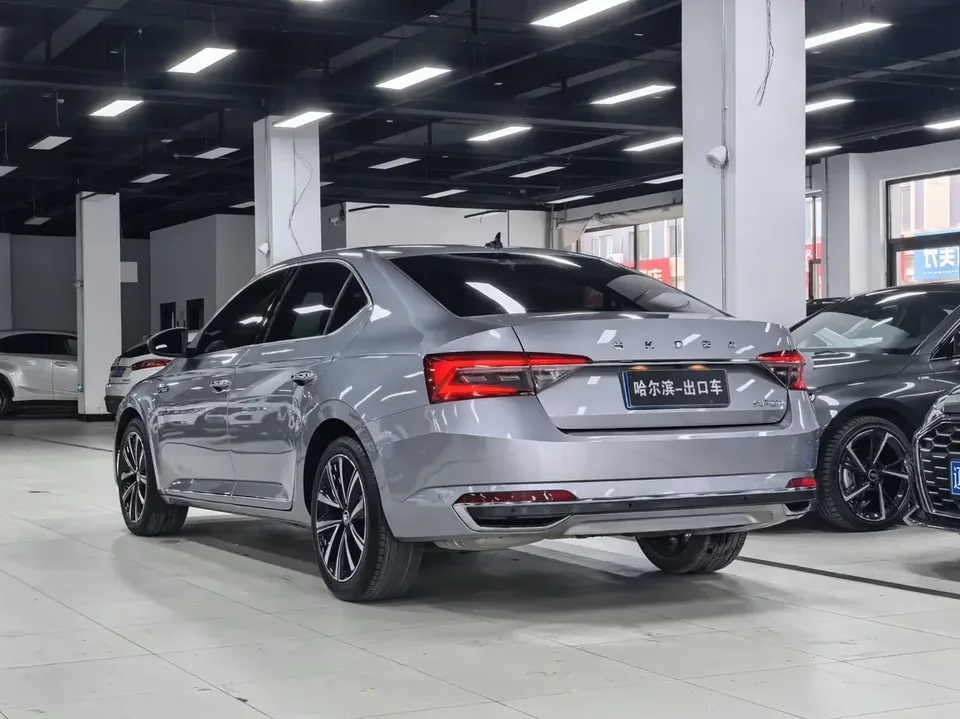 Skoda Superb Speedy 2023 Modified TSI280 DSG Premium Edition 2023 — thumbnail 2