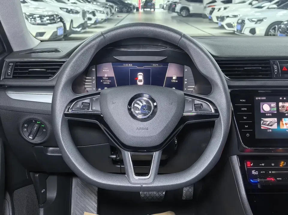 Skoda Superb Speedy 2023 Modified TSI280 DSG Premium Edition 2023 — thumbnail 5