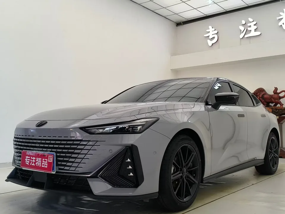 Changan UNI-V Changan UNI-V 2023 1.5T Smart Pilot 2025 — photo 1, buy with delivery to Moscow