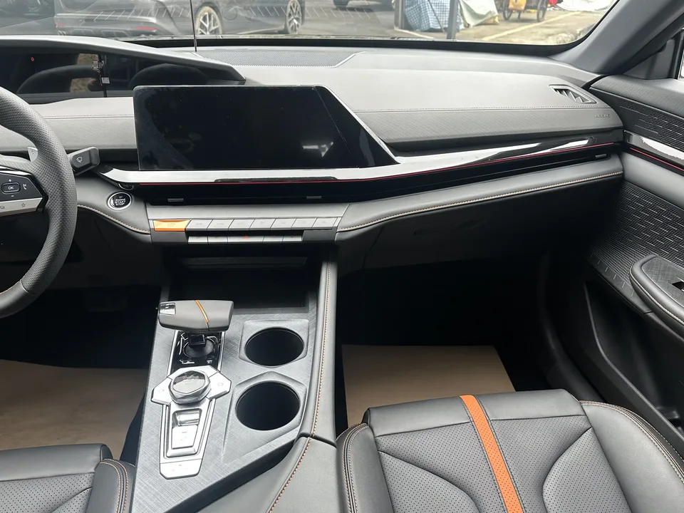 Changan UNI-V Changan UNI-V 2024 1.5T Premium 2025 — thumbnail 3