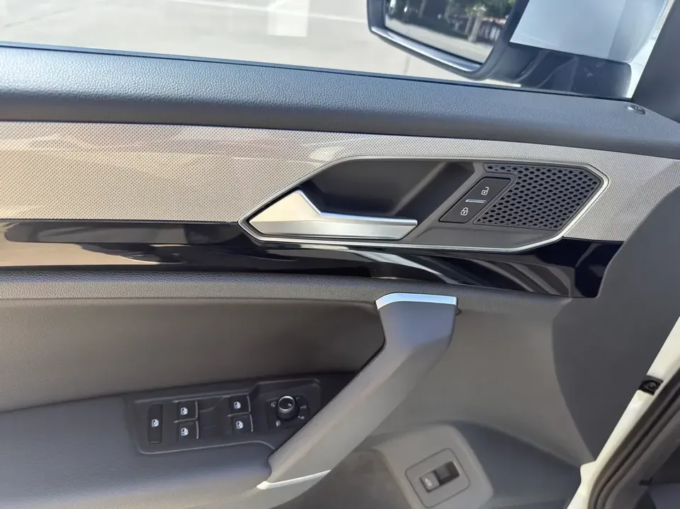 Volkswagen Tayron Tanyue 2022 280TSI 2WD Luxury Smart Edition 2022 — thumbnail 5